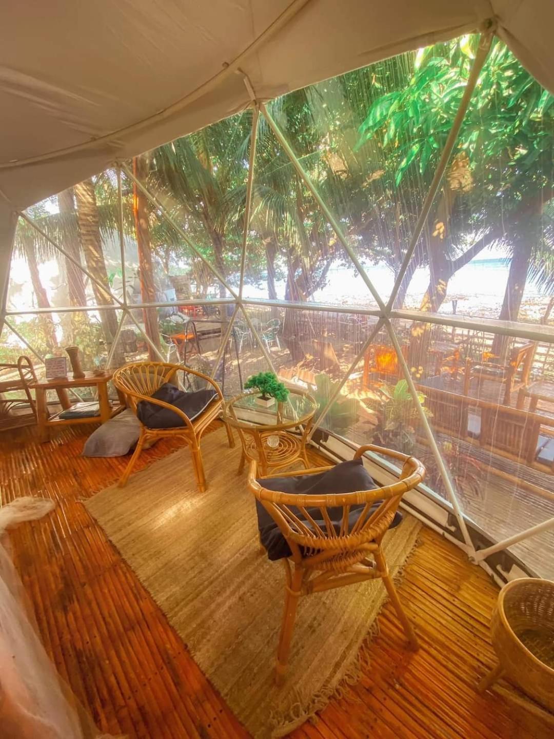 Glamping Dome Dauin Beach Resort エクステリア 写真