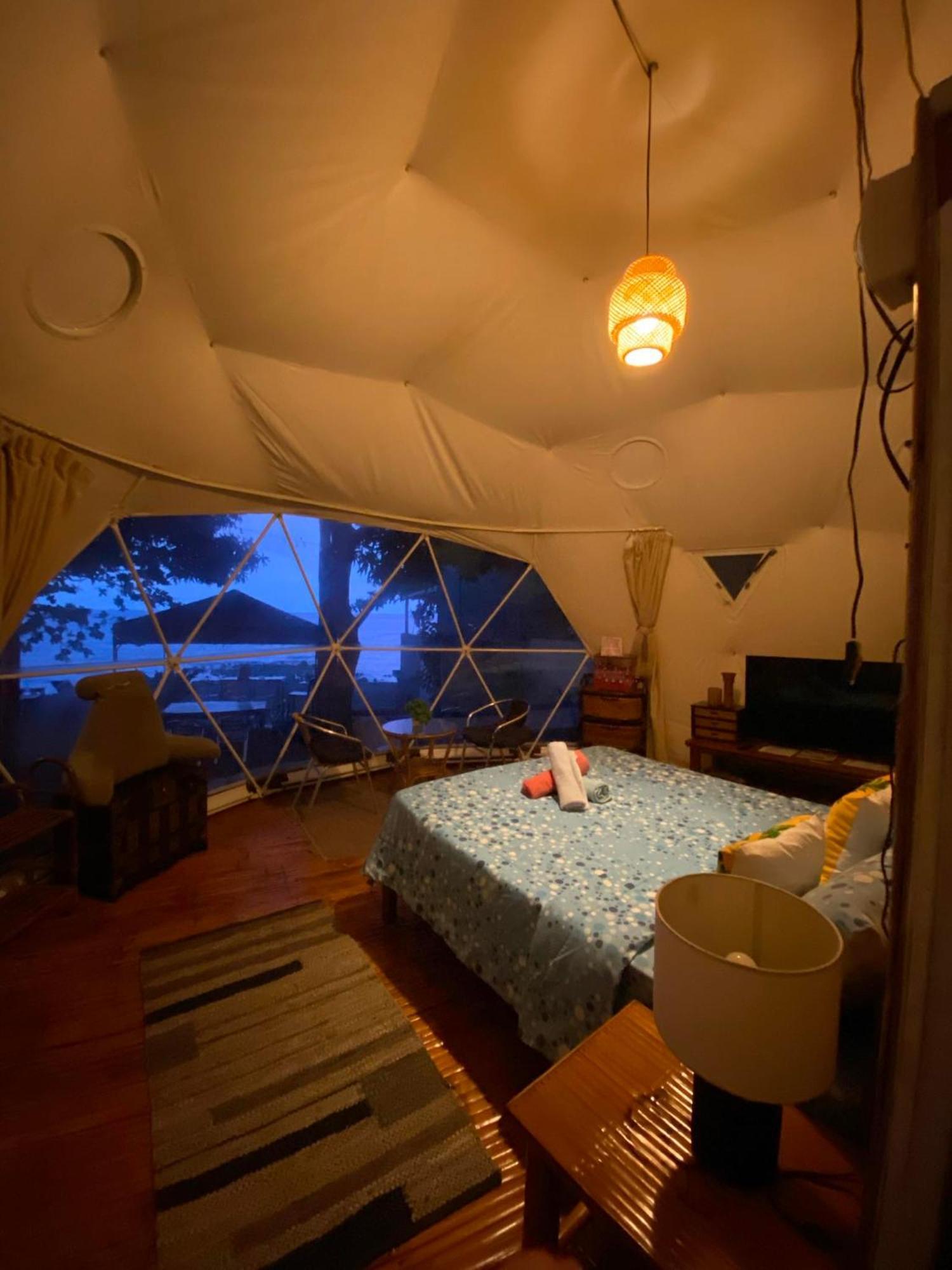 Glamping Dome Dauin Beach Resort エクステリア 写真